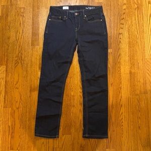 Gap women’s dark wash real straight stretch 27 short jeans in rinse